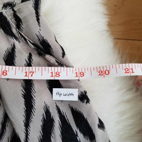 Forever21 | Super soft animal print shorts (S/P) - Picture 9 of 11